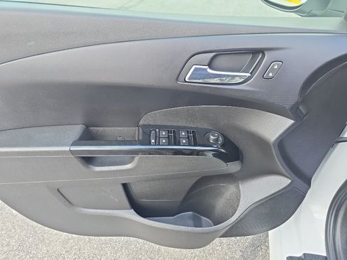 Used 2018 Chevrolet Sonic LT FWD image 18