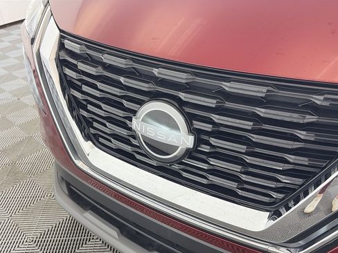 Used 2023 Nissan Rogue SV image 15