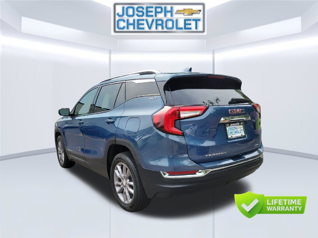 Used 2024 GMC Terrain SLT AWD/4WD image 4
