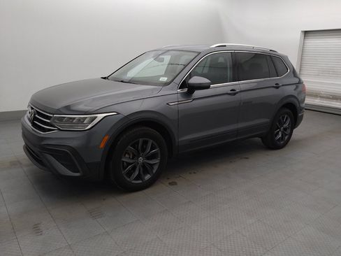 Used 2022 Volkswagen Tiguan SE FWD image 2