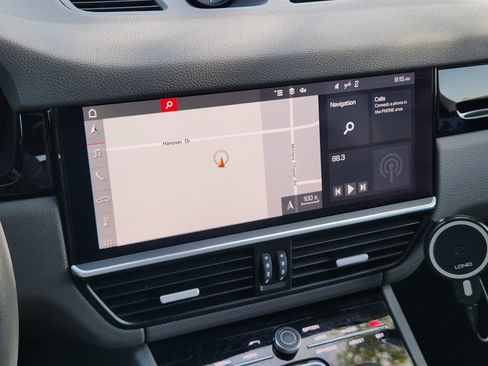 Used 2020 Porsche Cayenne AWD/4WD image 9