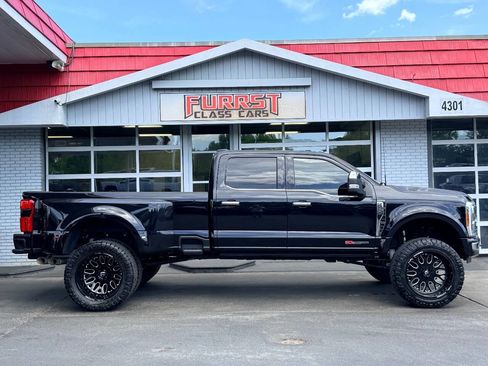 Used 2023 Ford F450 Platinum w/ FX4 Off-Road Package AWD/4WD image 2