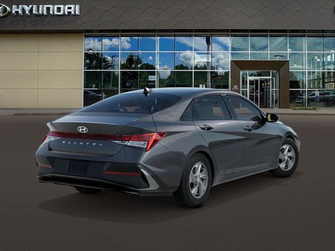 New 2026 Hyundai Elantra SE FWD image 4