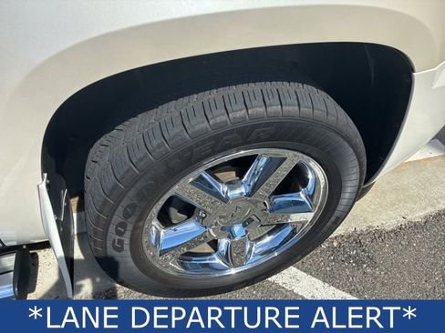 Used 2012 Chevrolet Tahoe LTZ AWD/4WD image 8