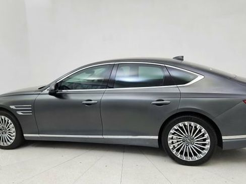 Used 2024 Genesis G80 image 4