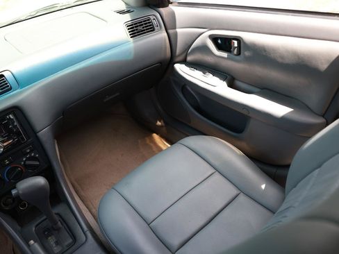 Used 2000 Toyota Camry LE FWD image 22