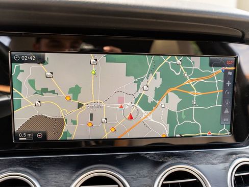 Used 2017 Mercedes-Benz E 300 image 40