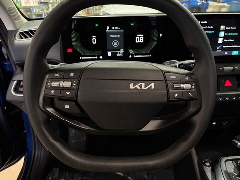 Used 2025 Kia K4 LXS image 28