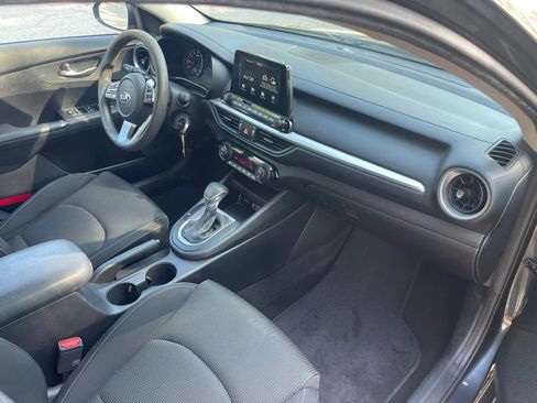 Used 2019 Kia Forte LXS FWD image 14