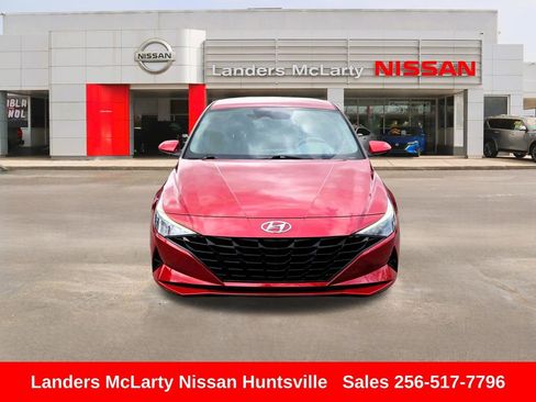 Used 2023 Hyundai Elantra SEL image 11