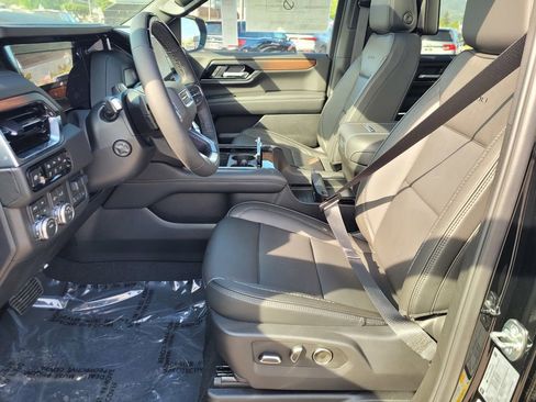 New 2026 GMC Yukon XL Denali w/ Denali Reserve Package image 14