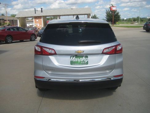 Used 2021 Chevrolet Equinox LT w/ LPO, Cargo Package AWD/4WD image 6