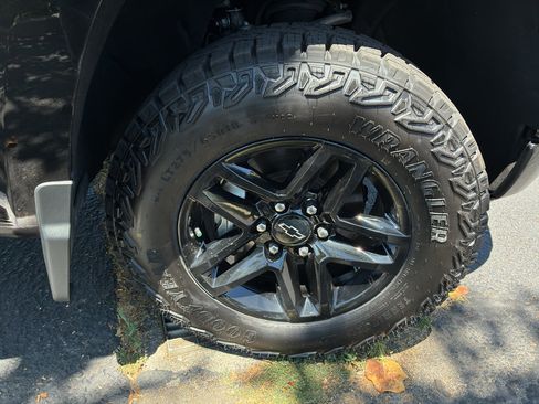 Used 2024 Chevrolet Silverado 1500 Custom Trail Boss AWD/4WD image 16