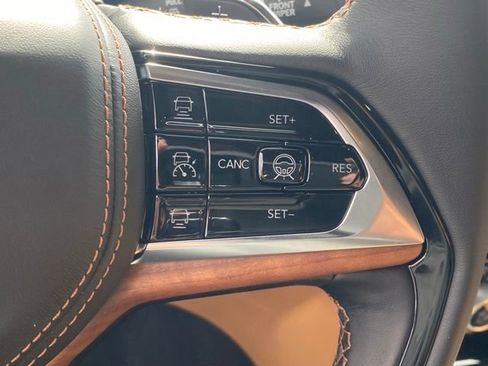 New 2025 Jeep Grand Cherokee Summit image 19