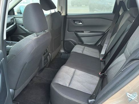 Used 2024 Nissan Rogue SV FWD image 11
