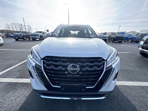 Used 2023 Nissan Kicks SV image 25