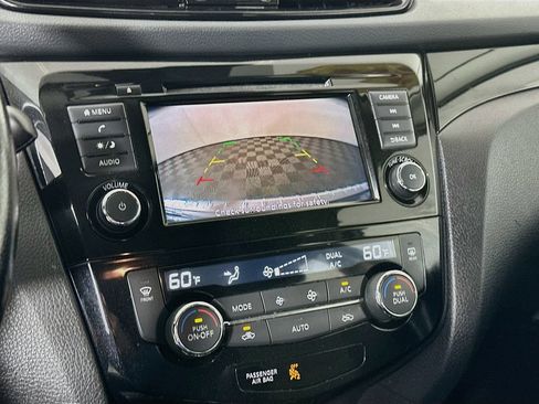 Used 2021 Nissan Rogue Sport SV AWD/4WD image 18