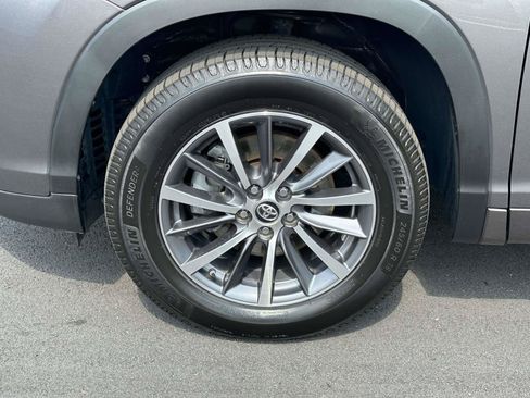 Used 2018 Toyota Highlander XLE FWD image 29