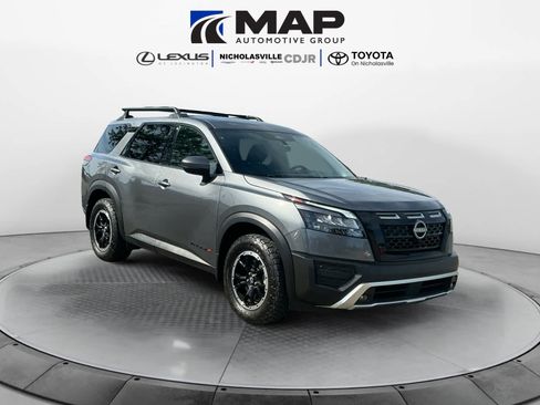 Used 2025 Nissan Pathfinder Rock Creek AWD/4WD image 7