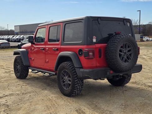 Used 2024 Jeep Wrangler Sport S image 12