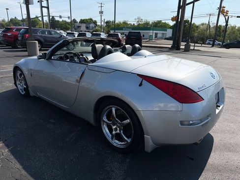 Used 2006 Nissan 350Z Grand Touring RWD image 33