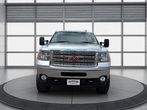 Used 2011 GMC Sierra 2500 SLE w/ SLE Preferred Package AWD/4WD image 9