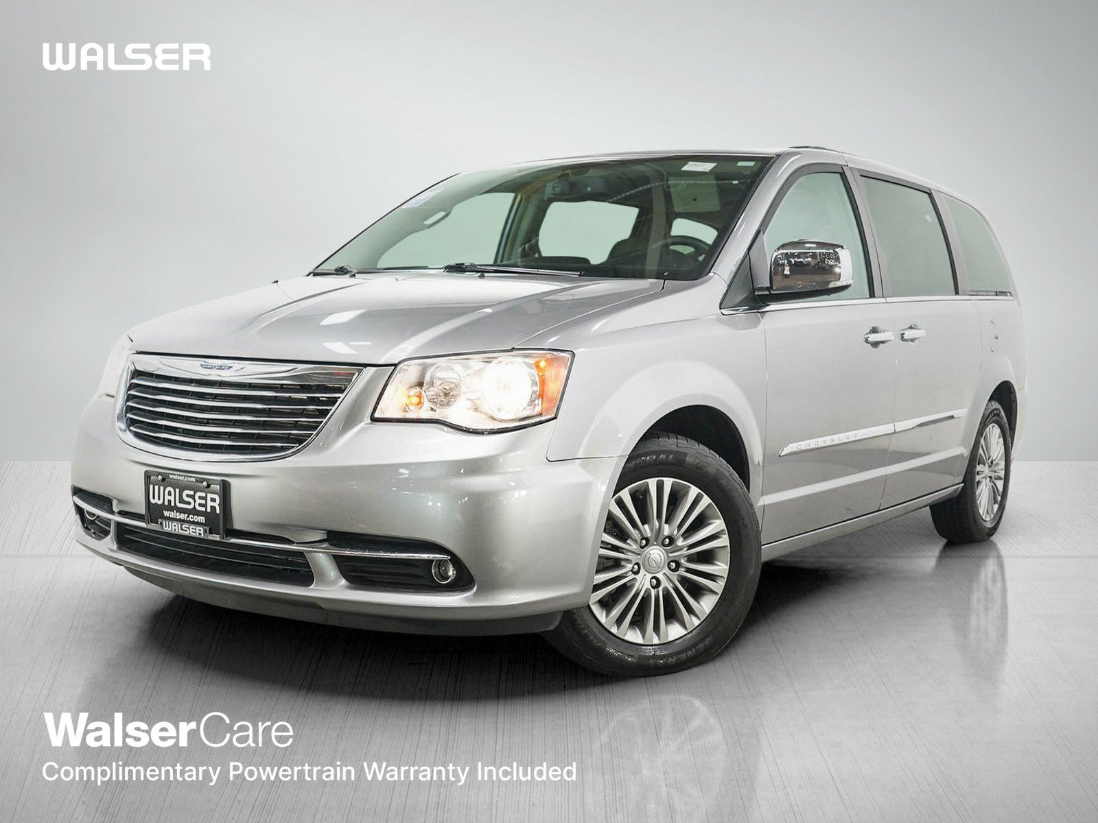 Used 2016 Chrysler Town & Country Touring-L w/ Driver Convenience Group FWD image 1