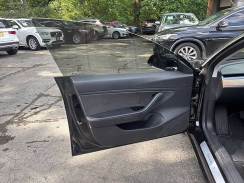 Used 2018 Tesla Model 3 Long Range AWD/4WD image 9