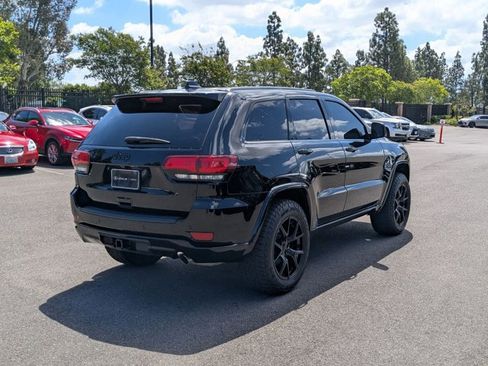 Used 2021 Jeep Grand Cherokee Laredo X image 5