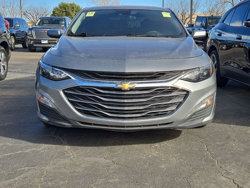 Used 2024 Chevrolet Malibu LT image 2