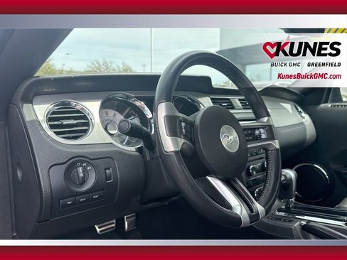 Used 2010 Ford Mustang Coupe RWD image 15