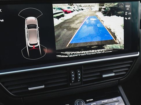 Used 2023 Porsche Cayenne image 20