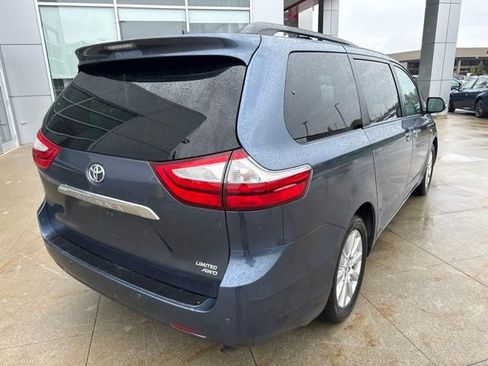Used 2017 Toyota Sienna Limited AWD/4WD image 7