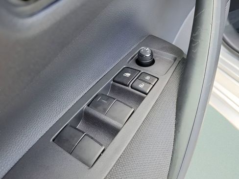 Used 2025 Toyota Corolla LE image 16