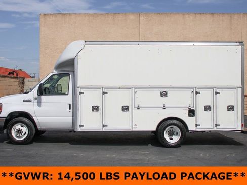 Used 2023 Ford E-450 and Econoline 450 Super Duty w/ Power Windows & Locks Group RWD image 5