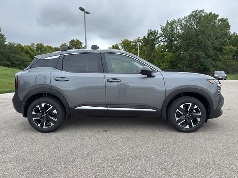 New 2026 Nissan Kicks SV w/ SV Premium Package image 4
