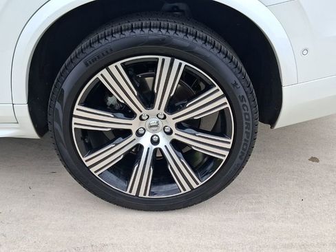 Used 2025 Volvo XC90 B6 Plus w/ Protection Package Premier AWD/4WD image 4