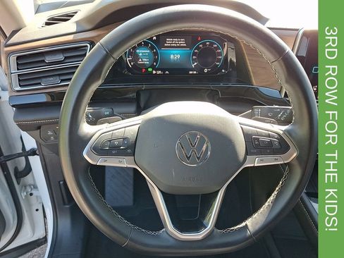 Used 2025 Volkswagen Atlas SE AWD/4WD image 19