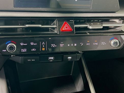 New 2026 Kia Niro LX image 12