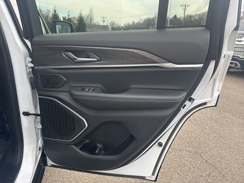 Used 2022 Jeep Grand Cherokee Limited 4xe w/ MOPAR Finishing Package image 39