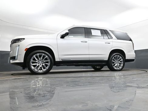 Used 2021 Cadillac Escalade Premium Luxury w/ Driver Assist Tech Package image 38