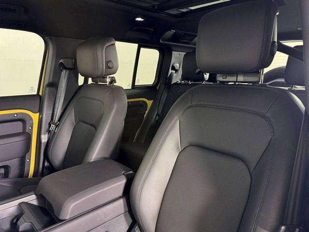 New 2026 Land Rover Defender 110 AWD/4WD image 5