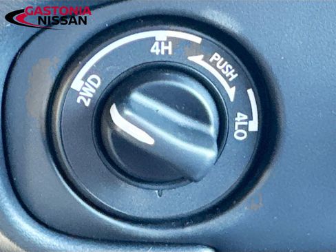 Used 2022 Nissan Frontier SV w/ Technology Package AWD/4WD image 25