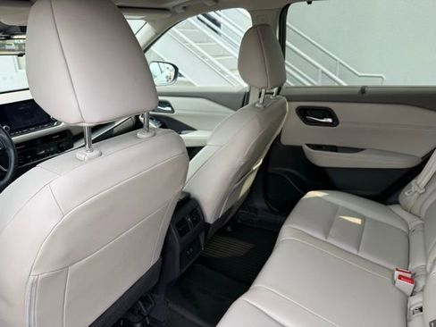 Certified 2023 Nissan Rogue SV w/ SV Premium B Package FWD image 13