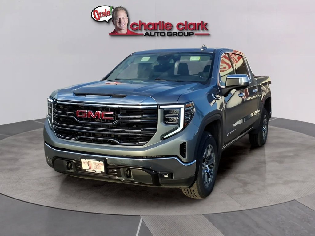 Used 2025 GMC Sierra 1500 SLT RWD image 1