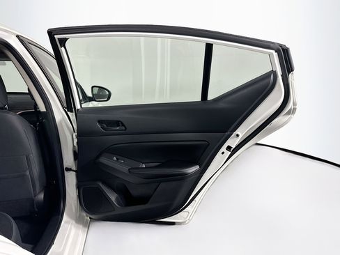 Used 2025 Nissan Altima 2.5 SV image 27