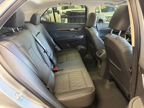Used 2023 Buick Envision Avenir AWD/4WD image 28