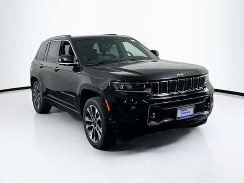 Used 2022 Jeep Grand Cherokee Overland image 3