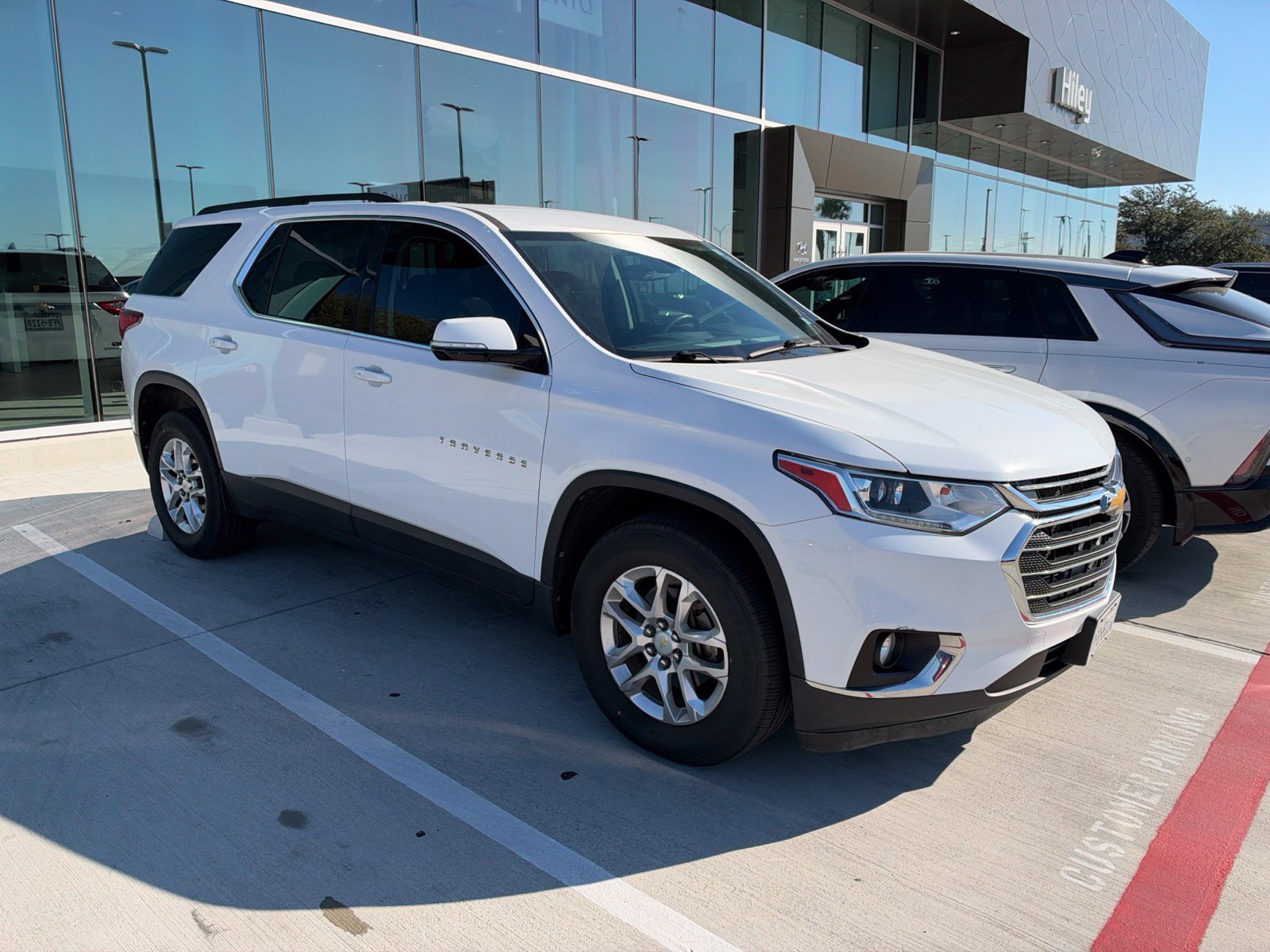 Used 2020 Chevrolet Traverse LT FWD image 5