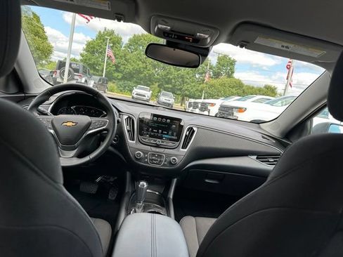 Used 2018 Chevrolet Malibu LT w/ Driver Confidence Package FWD image 14